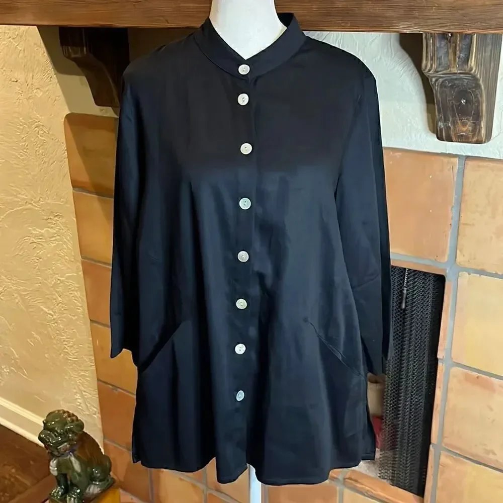 Soft Surroundings black mandarin collar, button up swing blouse, M!